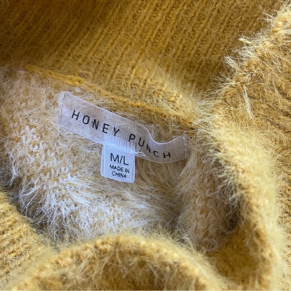 ❌GIVEN AWAY❌ Yellow Lulus Sweater Dress - Picture 4 of 5